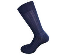 Carica l'immagine nel visualizzatore di Gallery, Calza Corta Uomo in Cotone 100% Filoscozia Rimagliato a Mano - Blu Navy