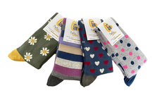 Carica l&#39;immagine nel visualizzatore di Gallery, 4 Paia Calze Lunghe Donna in Caldo Cotone Modello Crazy Mix Made in Italy - Taglia Unica
